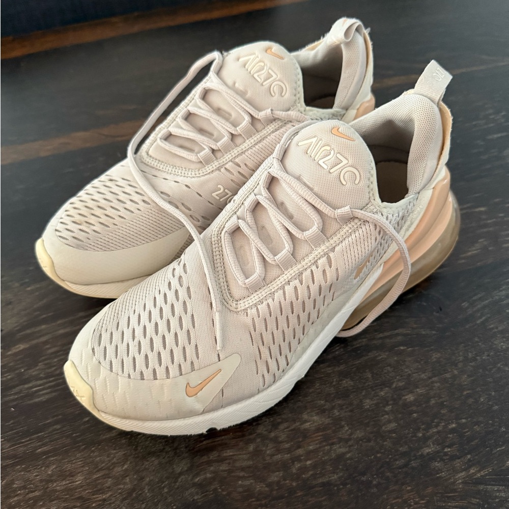 Nike Air Max 270 Cream/Gold Sneakers